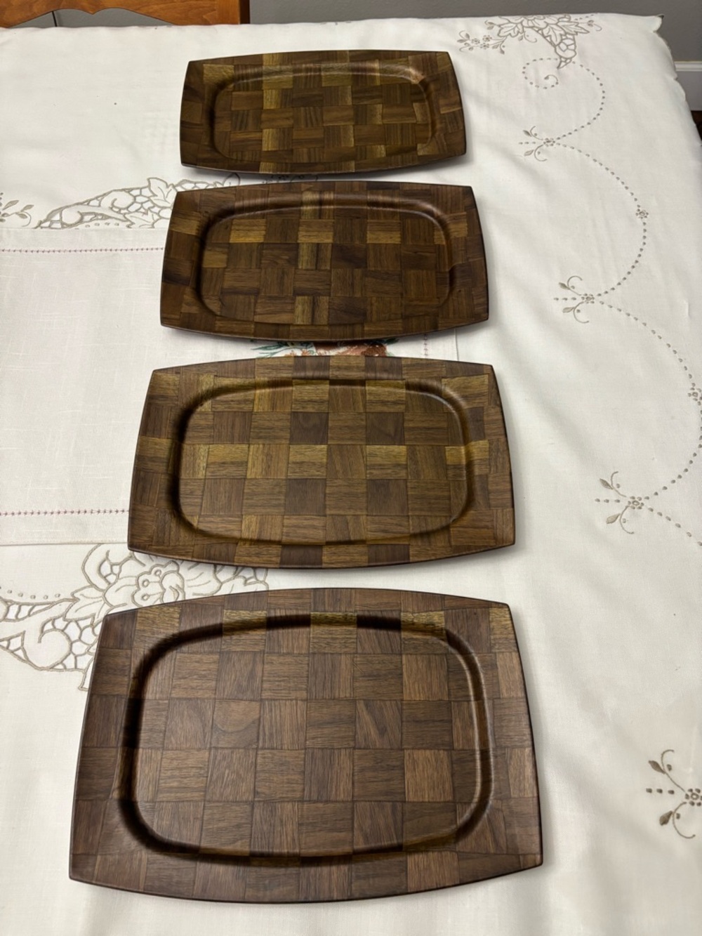 Vintage Mid Century Weavewood Tray  Appx 13" x 8.5" Set 4